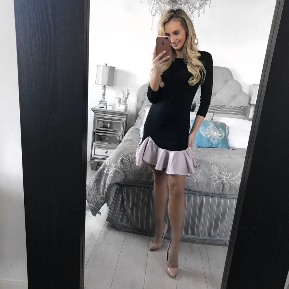 Elegant Mini Sweater Dress - Picture 2 of 5